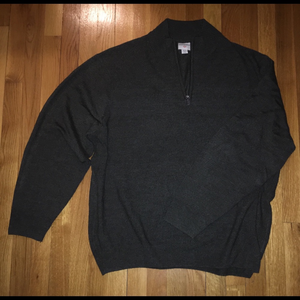 Nice Dockers Men’s zippered collar sweater. XXL